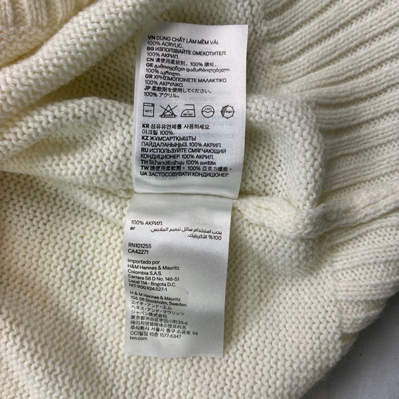 H&M Ladies Soft Cream/White Crew Neck Semi Cropped Sweater - Picture 9 of 9